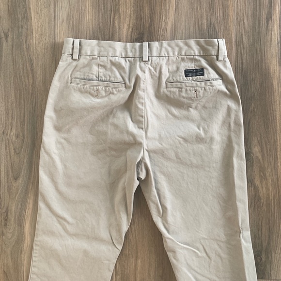 33x34 EUC Banana Republic Aiden Slim Fit Chinos - Picture 7 of 7